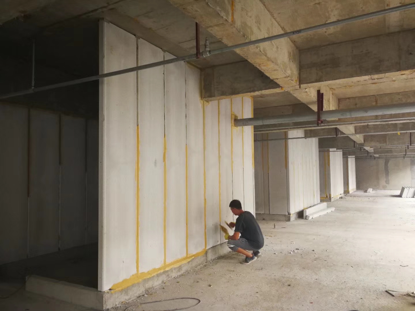 武陵无机发泡轻骨料混凝土隔墙板施工技术性能研究